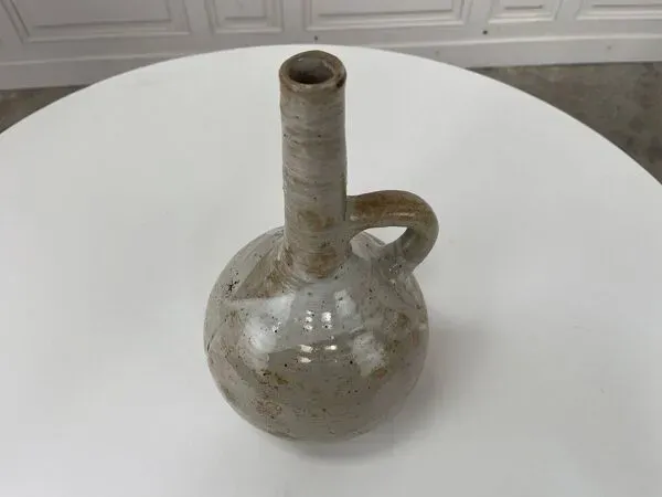 Illustration numéro 2 du produit Vase vintage Eugène Lion en grès