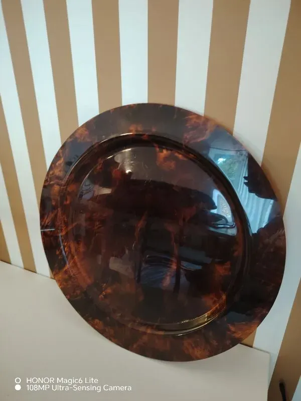 Illustration numéro 2 du produit Plateau écaille tortue