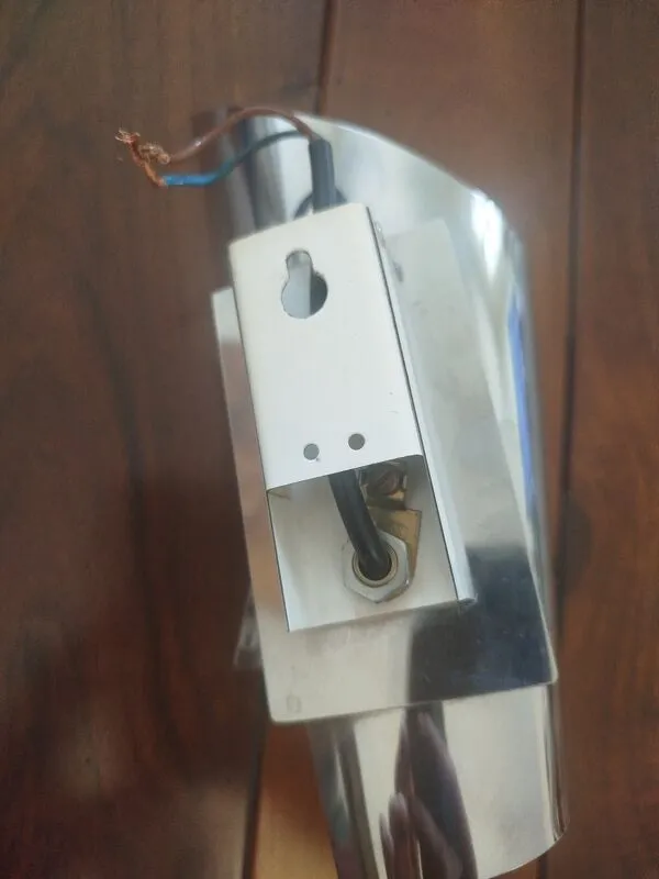 Illustration numéro 2 du produit Applique murale vintage futuriste en tôle chromée space age 70 80