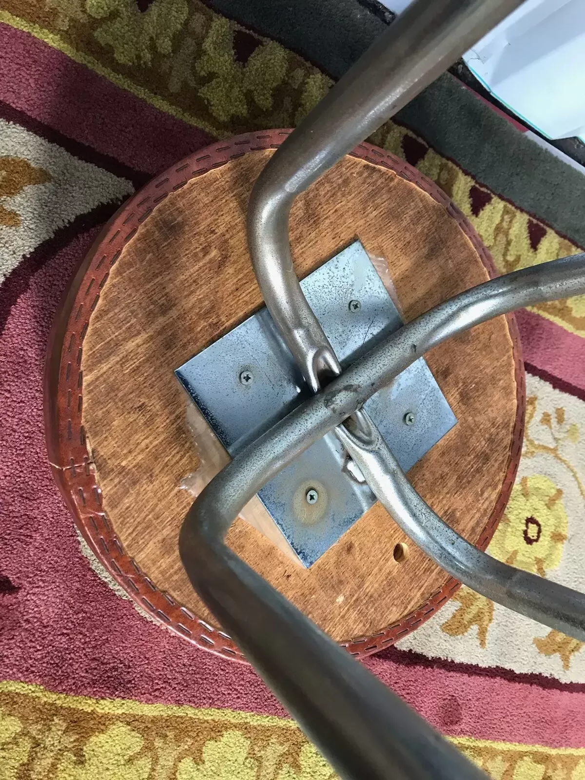 Illustration numéro 2 du produit Tabouret industriel