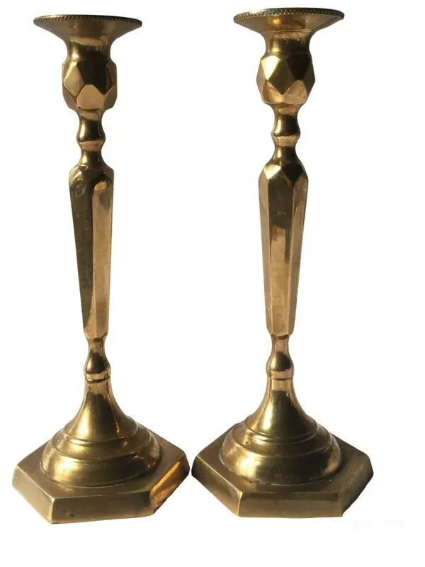 Illustration numéro 2 du produit Bougeoirs en laiton massif