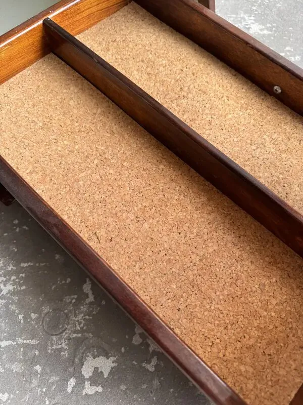 Illustration numéro 2 du produit Meuble triangulaire en bois foncé pour avion, à 3 tiroirs, armoire aéronautique en bois courbé