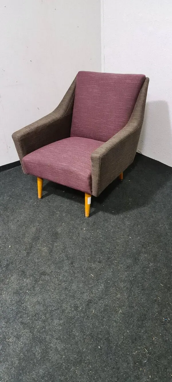 Illustration numéro 2 du produit Fauteuil club