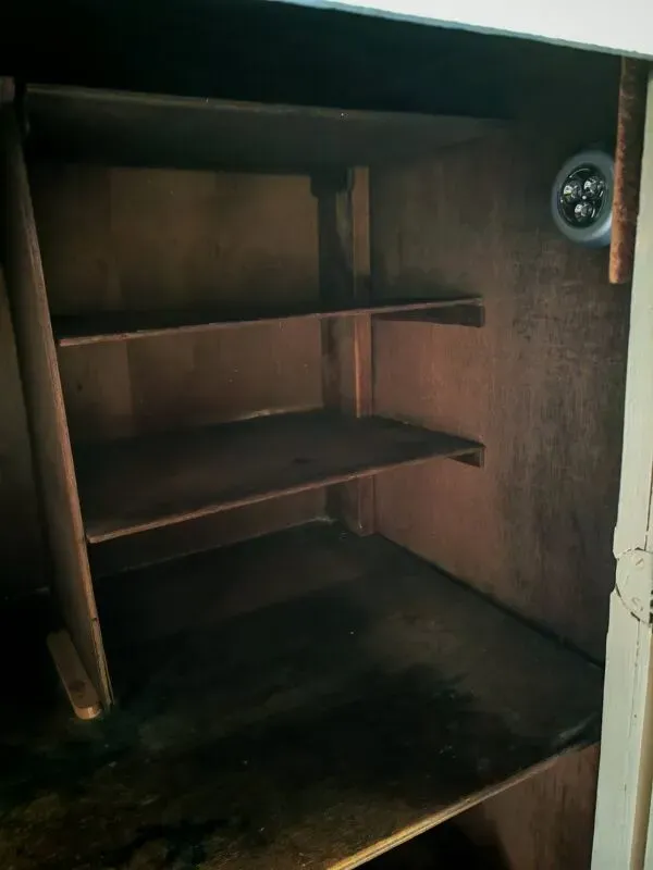 Illustration numéro 2 du produit Bahut industriel unique et original