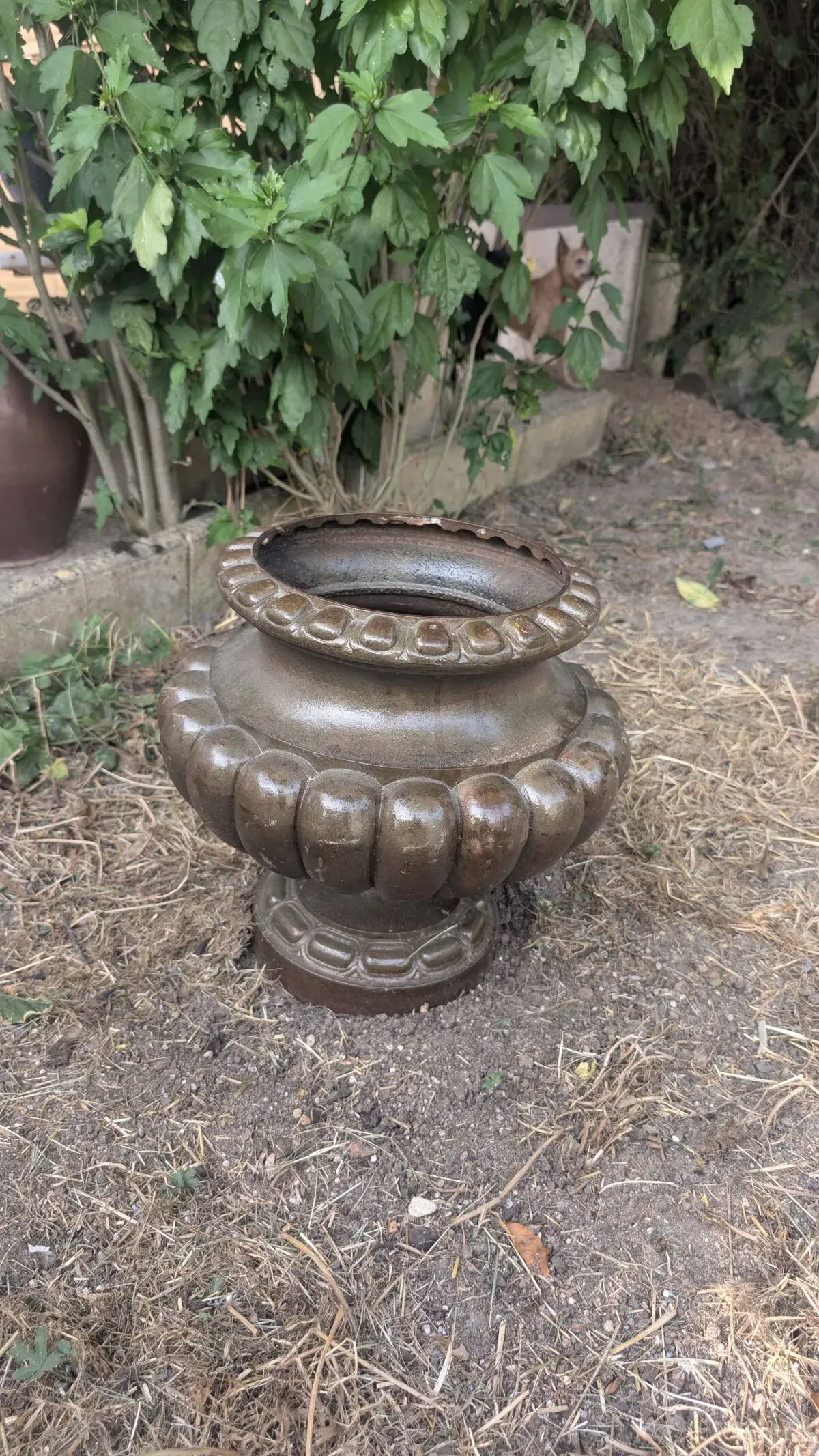 Illustration numéro 2 du produit Vase médicis à godrons en fonte par alfred corneau à charleville xixème