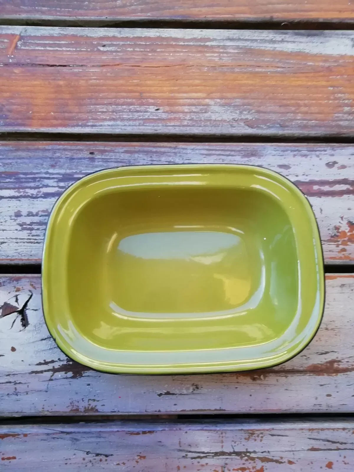 Illustration numéro 2 du produit Plat tôle émaillée