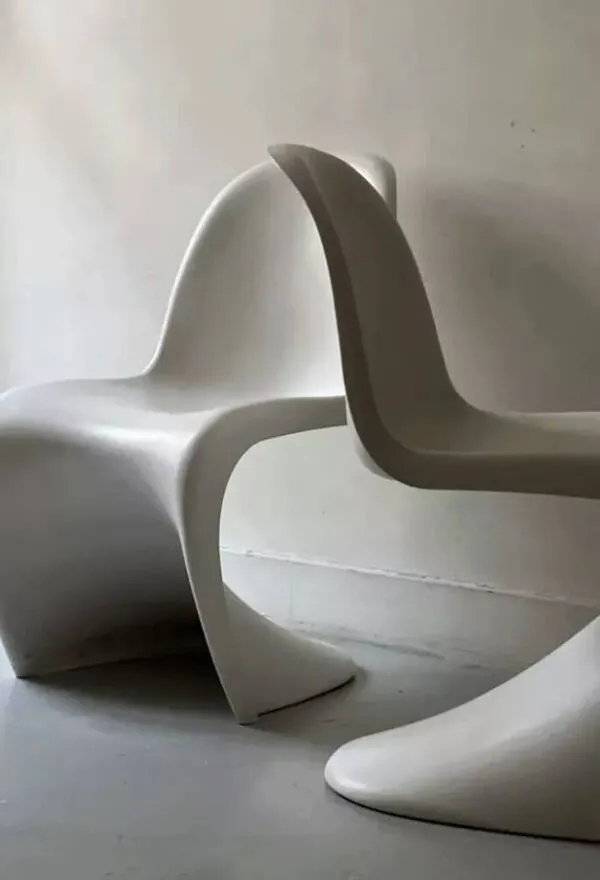Illustration numéro 2 du produit Chaise S blanche design monobloc de Verner Panton blanche édition Vitra