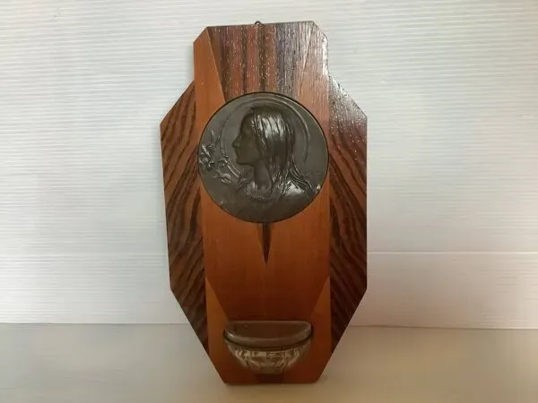 Illustration numéro 2 du produit Bénitier Ruffony en bois art déco