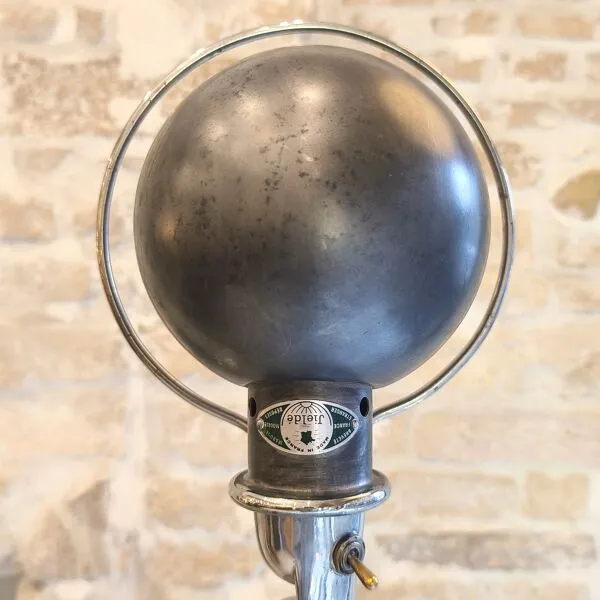 Illustration numéro 2 du produit Lampadaire ancien 3 bras industriel, Jieldé