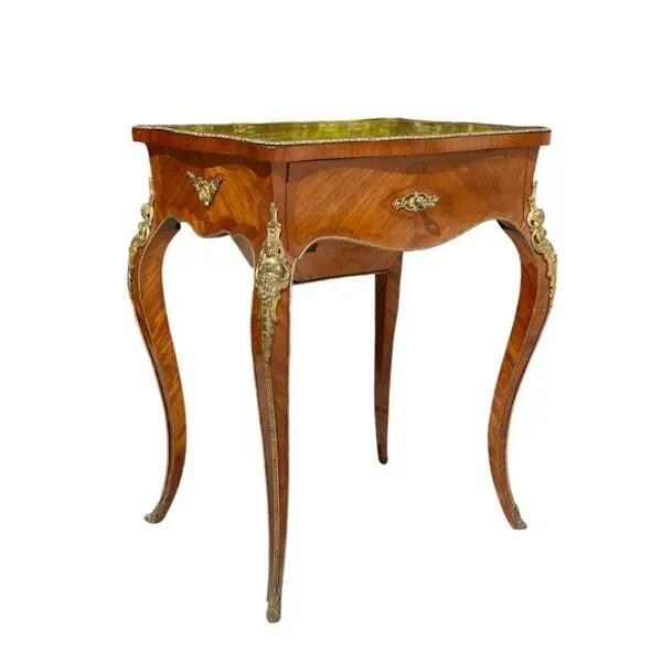 Illustration numéro 2 du produit Table d’appoint / Travailleuse Style Louis XV