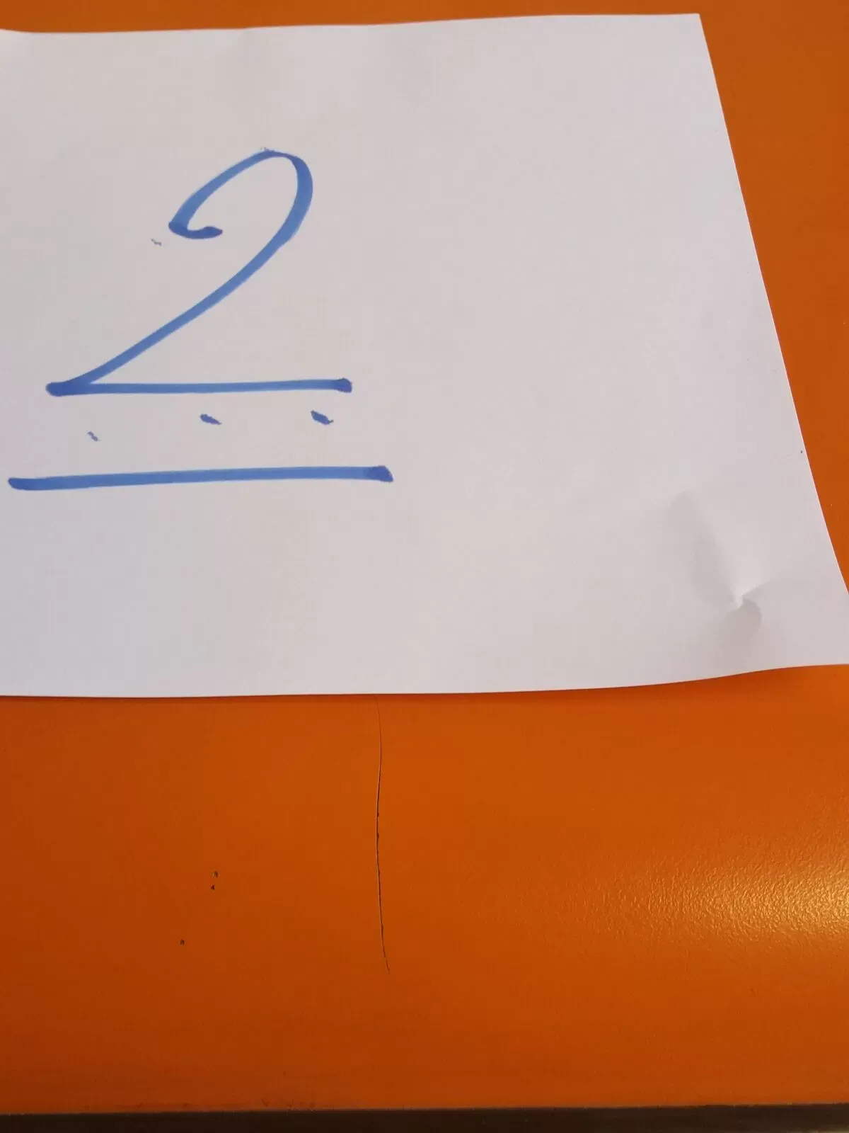 Illustration numéro 2 du produit Série de 7 chaises vintage