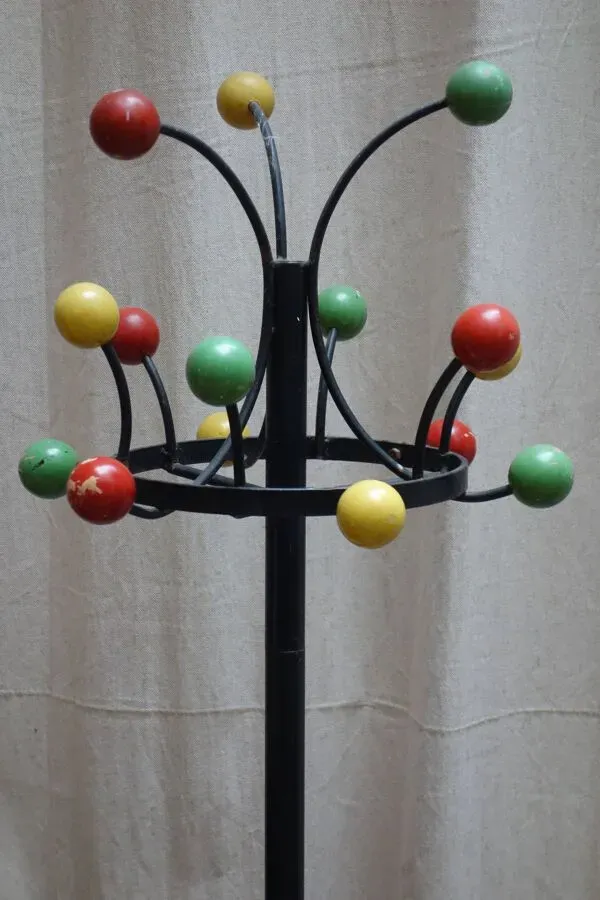 Illustration numéro 2 du produit Porte manteau années 50