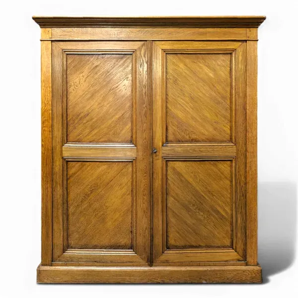 Illustration numéro 2 du produit Meuble de métier ou armoire de notaire en chêne