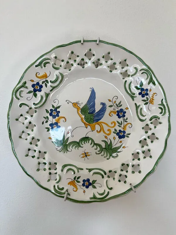 Illustration numéro 2 du produit Decorative Ceramic Plate
