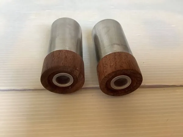 Illustration numéro 2 du produit Sel et poivre teck et métal style scandinave