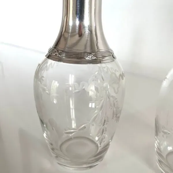 Illustration numéro 2 du produit Paire de carafes en cristal et argent - début du XXe siècle