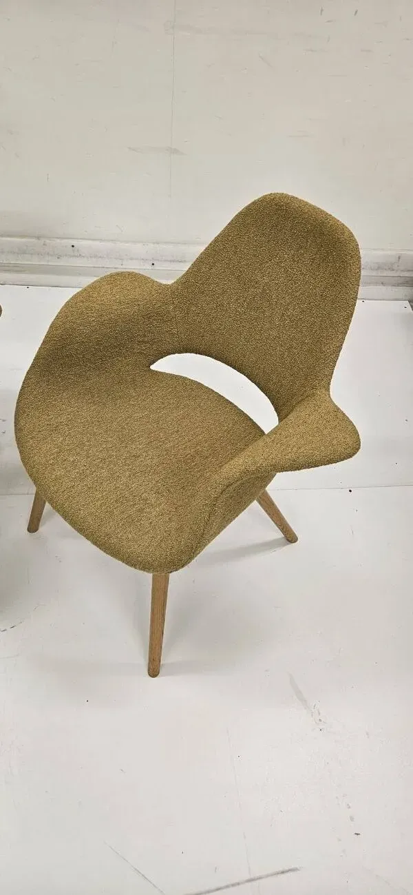 Illustration numéro 2 du produit Chaise Boucle Charles Eames Organic de Vitra