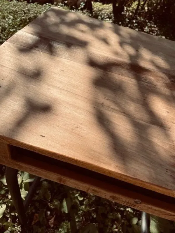 Illustration numéro 2 du produit Pupitre d'écolier