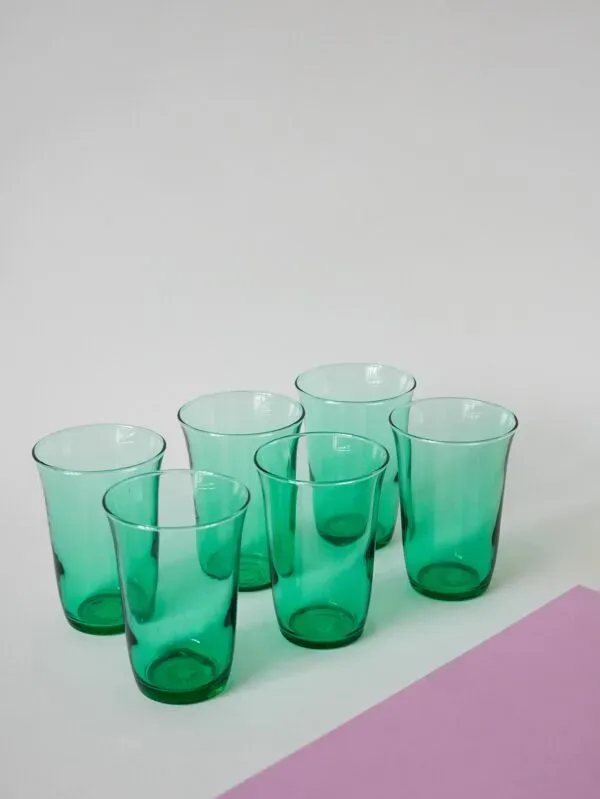 Illustration numéro 2 du produit Lot de 6 verres en verre vert 1970