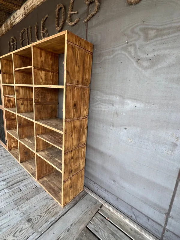 Illustration numéro 2 du produit Ancien casier d’atelier