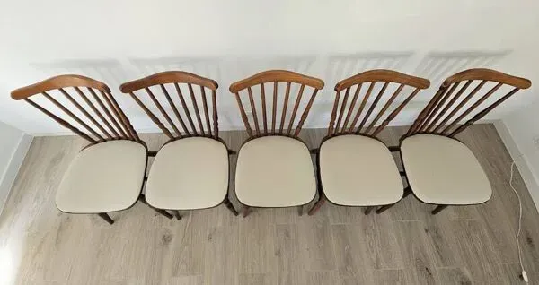 Illustration numéro 2 du produit Lot de 5 chaises estampillées Baumann modèle Boston - années 70.