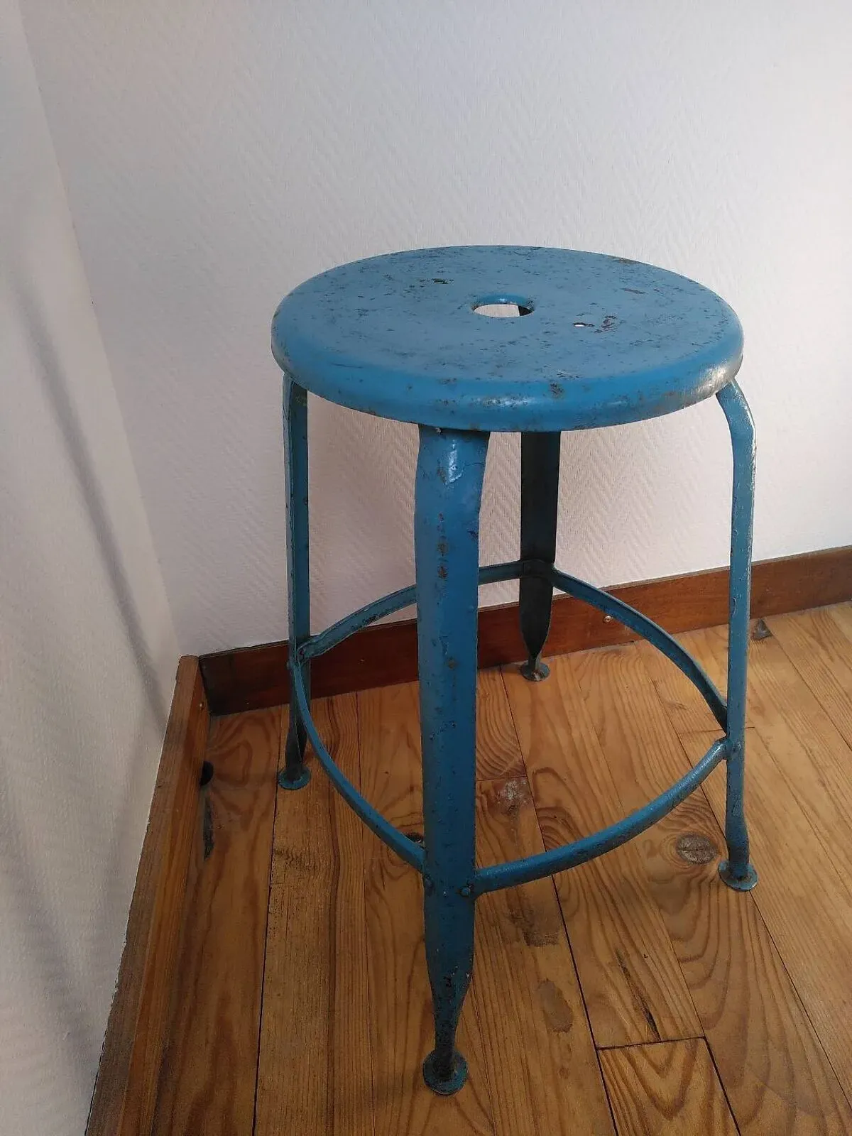 Illustration numéro 2 du produit Tabouret d'atelier Nicolle