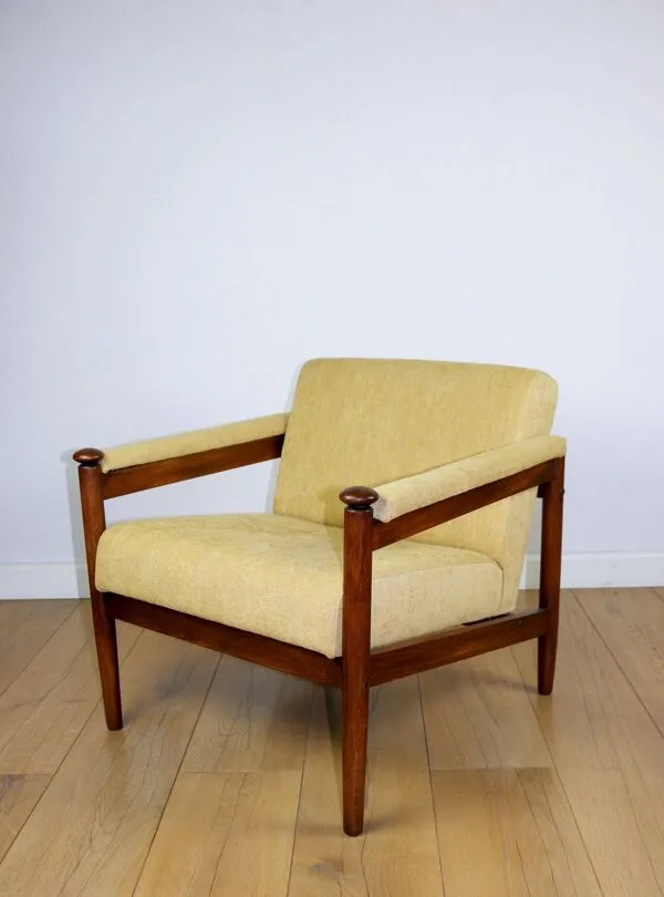 Illustration numéro 2 du produit Fauteuil vintage PRL classique style loft des années 70 jaune crème doré