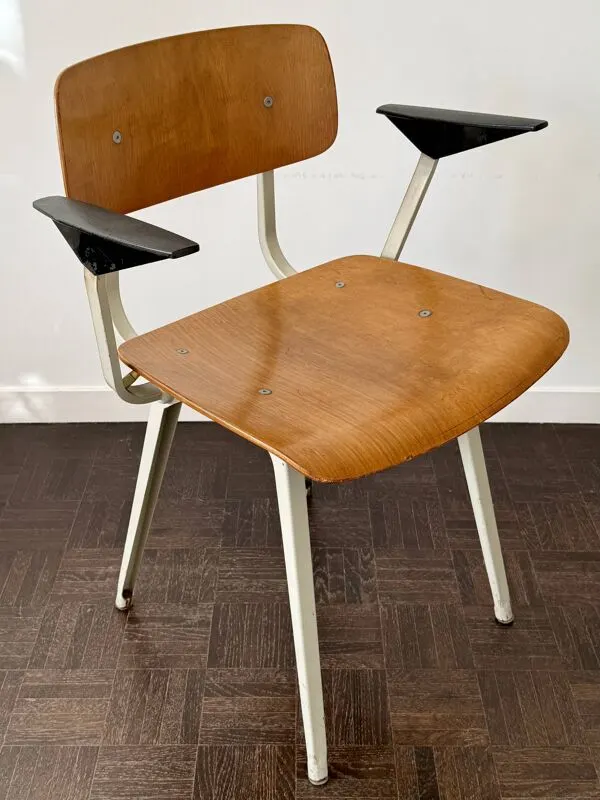 Illustration numéro 2 du produit Chaise vintage design Friso Kramer modèle Revolt accoudoirs