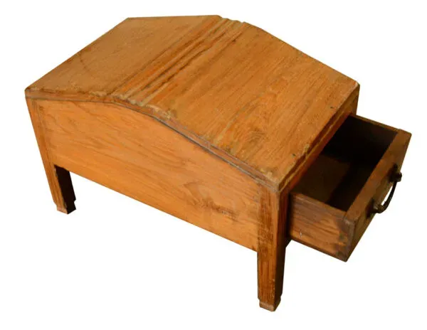 Illustration numéro 2 du produit Ancien double pupitre écoliers