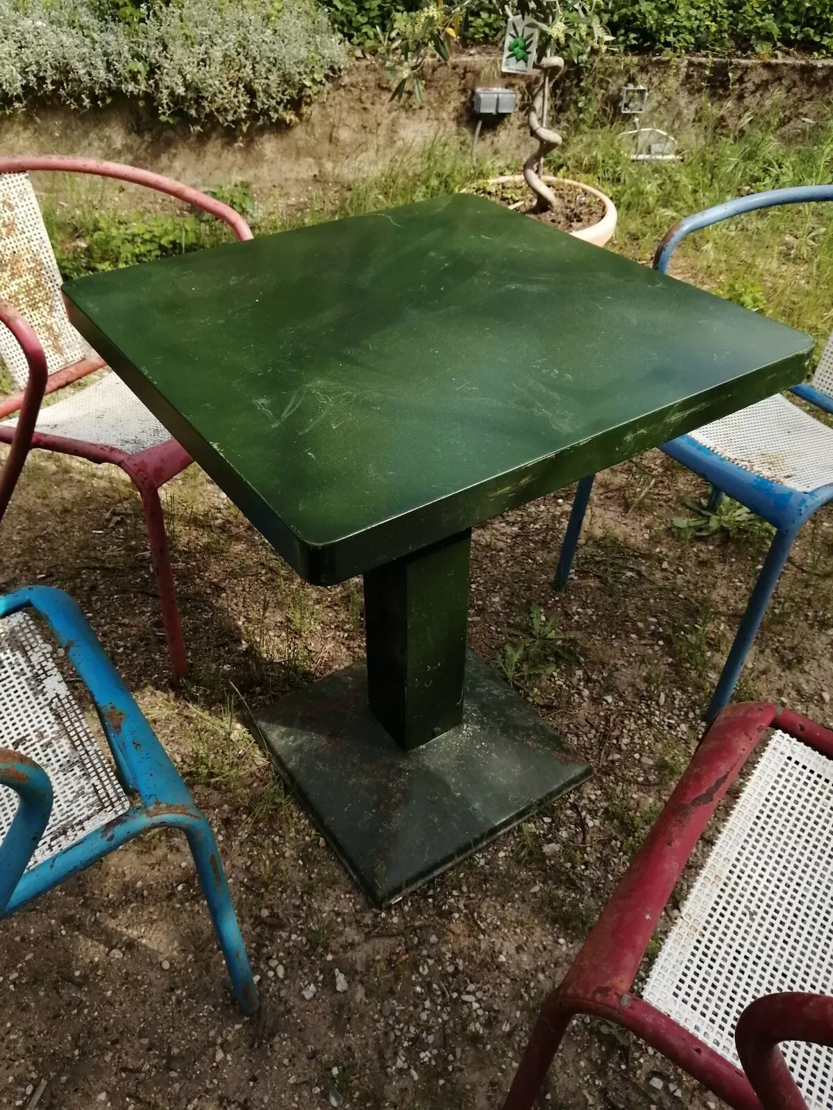 Illustration numéro 2 du produit Ensemble Tolix