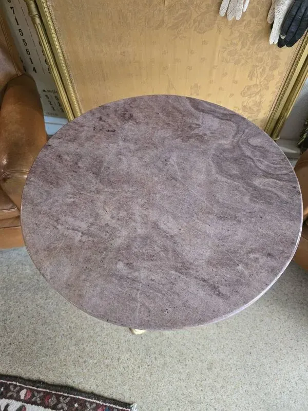 Illustration numéro 2 du produit Table bistrot