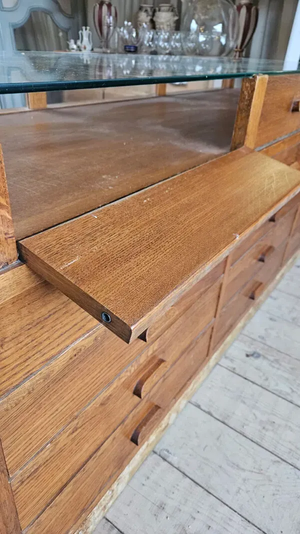 Illustration numéro 2 du produit Meuble de métier à tiroirs