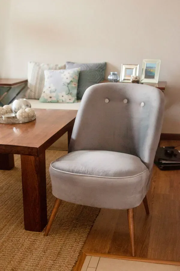 Illustration numéro 2 du produit Chaise Club, années 60-70