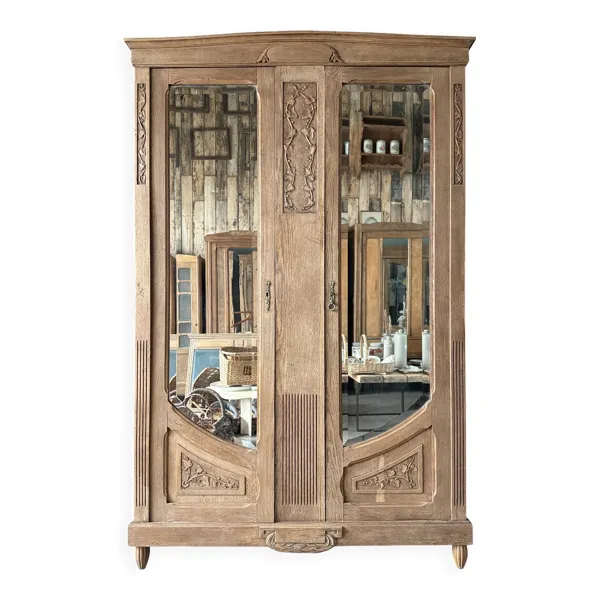 Illustration numéro 2 du produit Grande armoire Art Nouveau en chêne massif (rénovée)