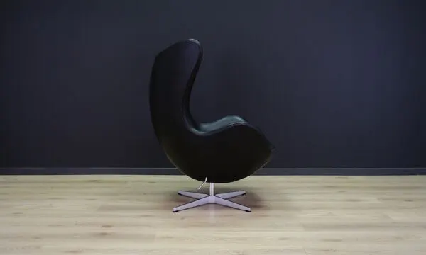 Illustration numéro 2 du produit Fauteuil danois Egg par Arne Jacobsen pour Fritz Hansen