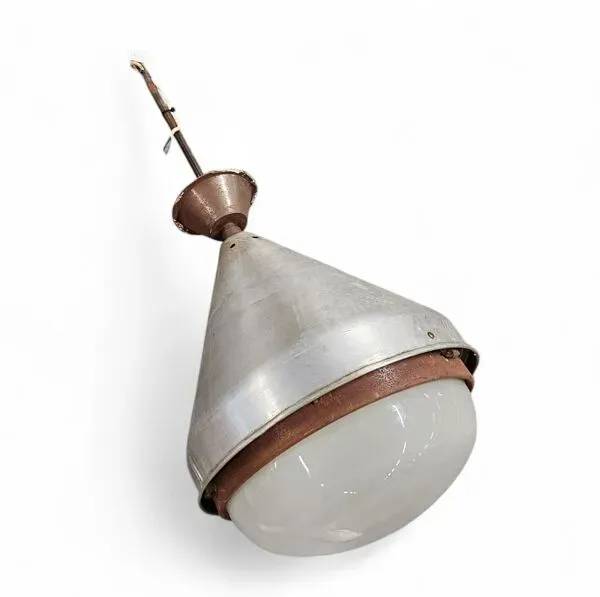 Illustration numéro 2 du produit Grande suspension industrielle en aluminium, années 1970, hauteur 55 cm