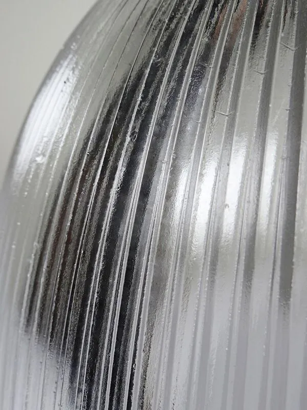 Illustration numéro 2 du produit Suspension industrielle en verre prismatique type Holophane, Thorn, 1998