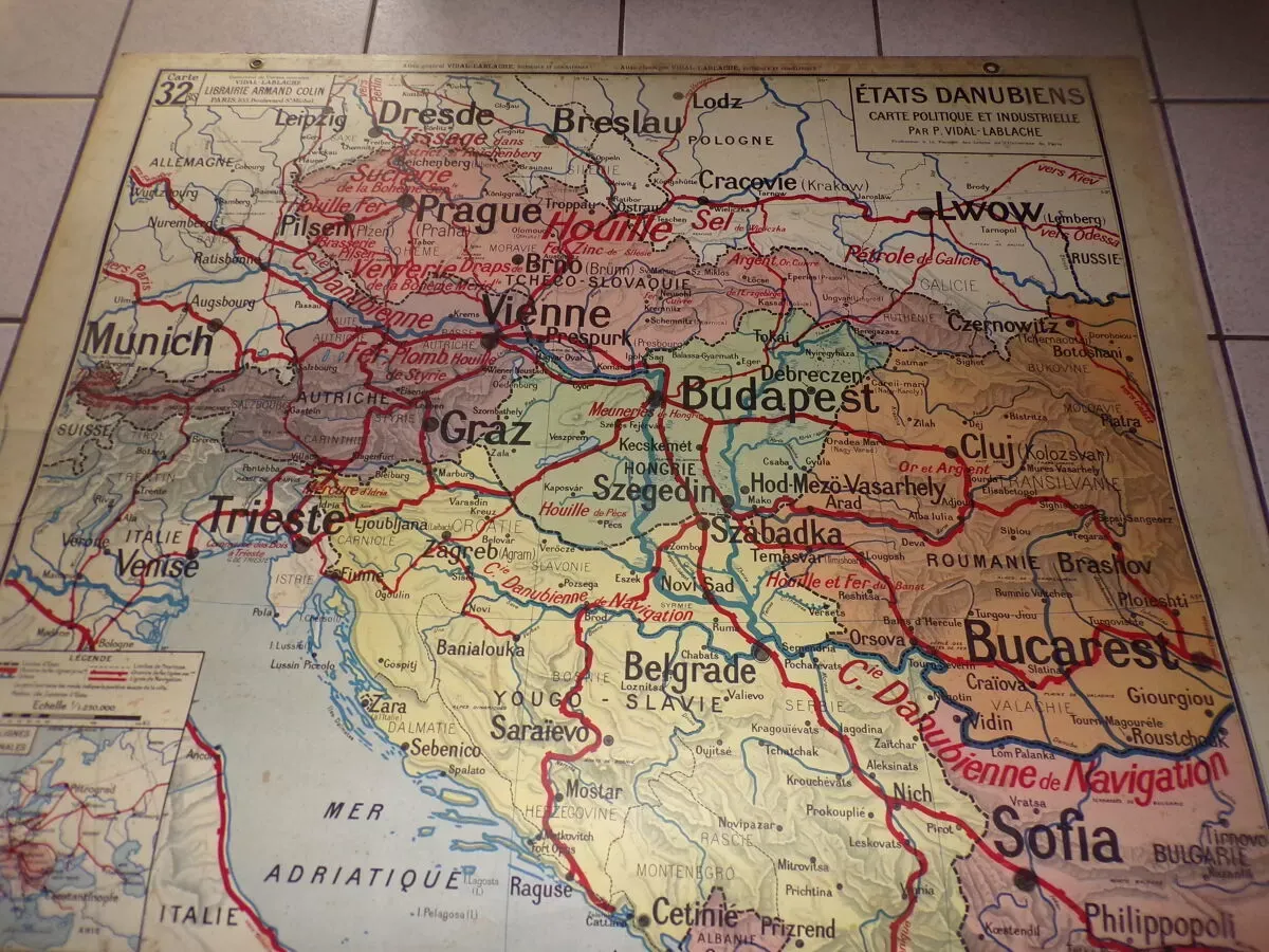 Illustration numéro 2 du produit Carte états danubiens  N°32 recto verso