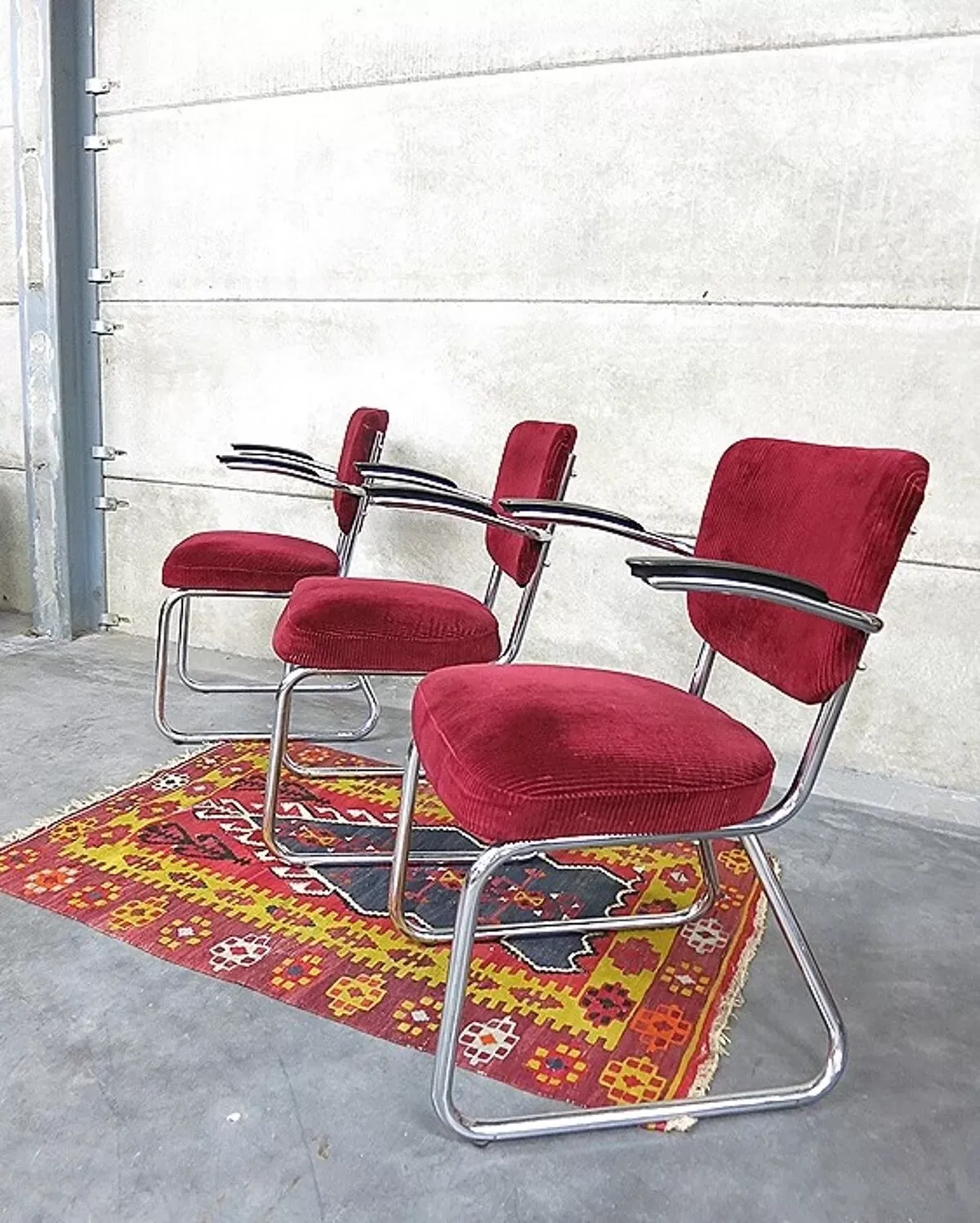 Illustration numéro 2 du produit Industrial Chair