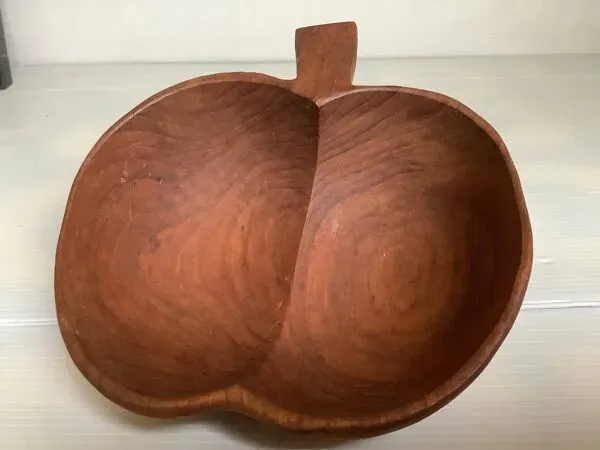 Illustration numéro 2 du produit Coupelle forme de pomme en teck