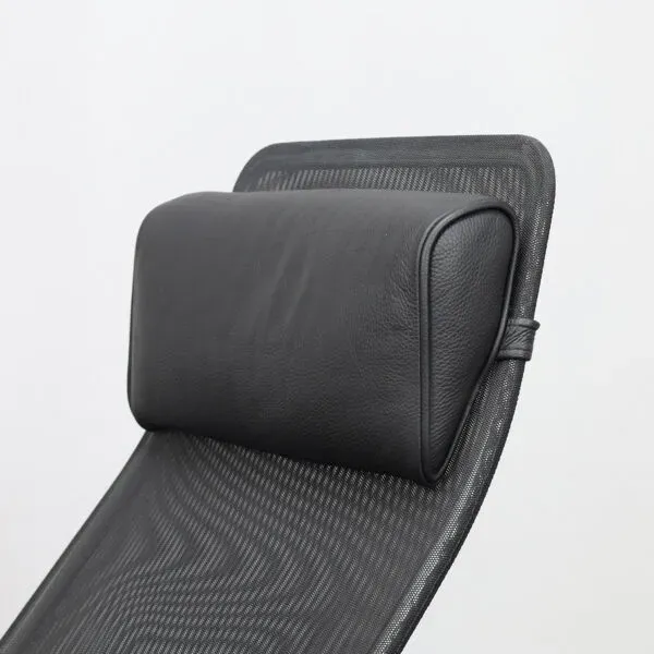 Illustration numéro 2 du produit Fauteuil avec repose-pieds par Tecta, années 1990.