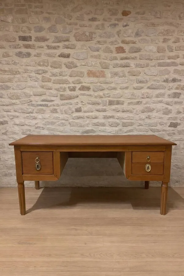 Illustration numéro 2 du produit Table basse en bois massif avec tiroirs – style campagne chic