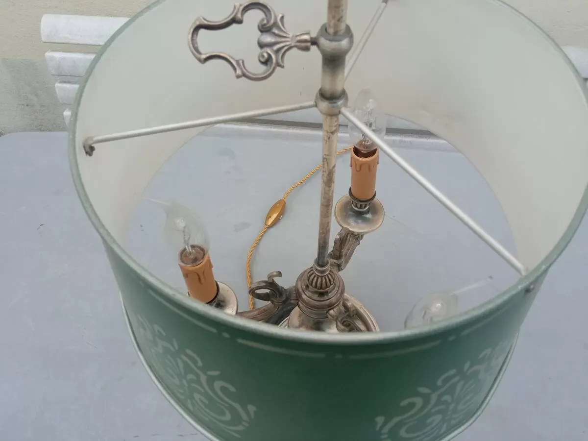 Illustration numéro 2 du produit Lampe bouillotte 3 lumières métal argenté vieilli abat jour tôle ( 74cm )