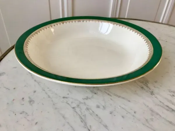 Illustration numéro 2 du produit Plat creux Digoin Sarreguemines modèle ''Martine'' vertes et dorées années 50