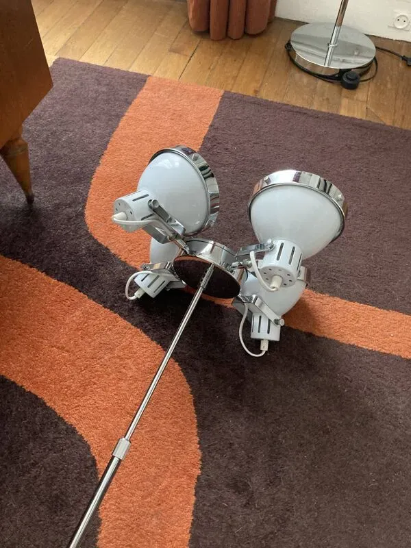 Illustration numéro 2 du produit Suspension vintage réglable à 4 spots orientables – blanc & chrome