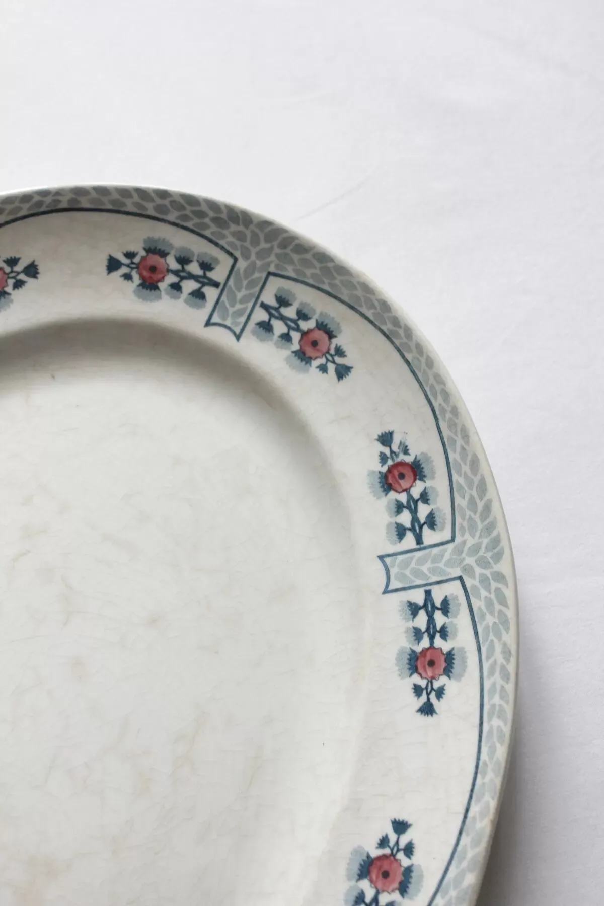 Illustration numéro 2 du produit Plat ovale en terre de fer polychrome Creil & Montereau modèle ''Tolède