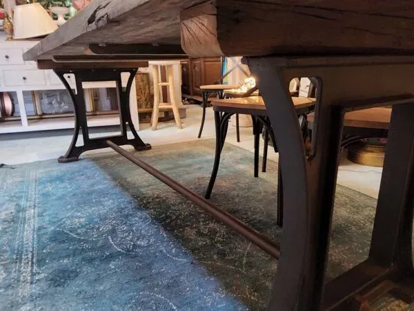 Illustration numéro 2 du produit Table industriel