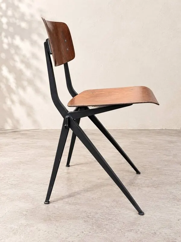 Illustration numéro 2 du produit Chaise Marko vintage en contreplaqué et métal noir – années 50/60