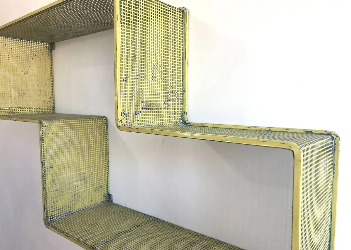 Illustration numéro 2 du produit Etagère « Dedal » Mathieu Matégot / vintage 1950 / Jaune