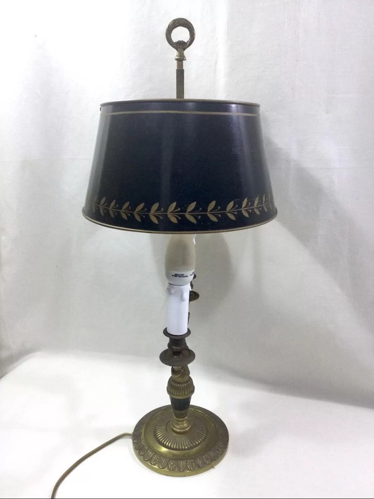 Illustration numéro 2 du produit Lampe bouillotte empire à deux lumières